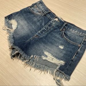 We The Free 29 Distressed Frayed Button Fly Cutoff Festival Denim Jean Shorts